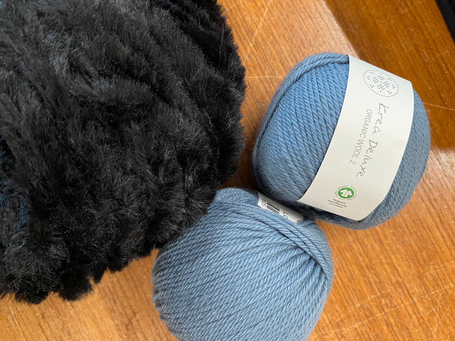 Nissuhúgva við pelskanti