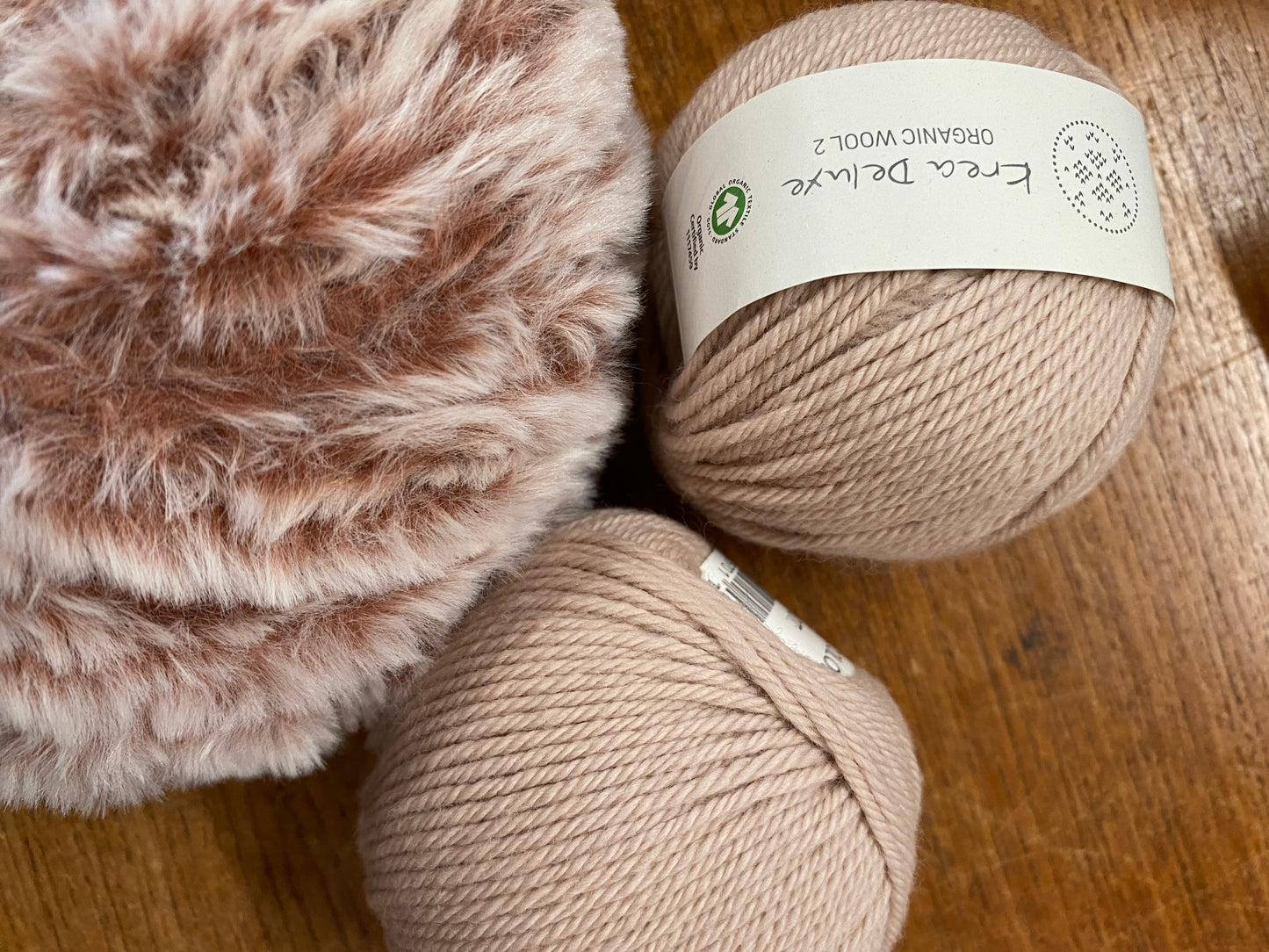 Nissuhúgva við pelskanti