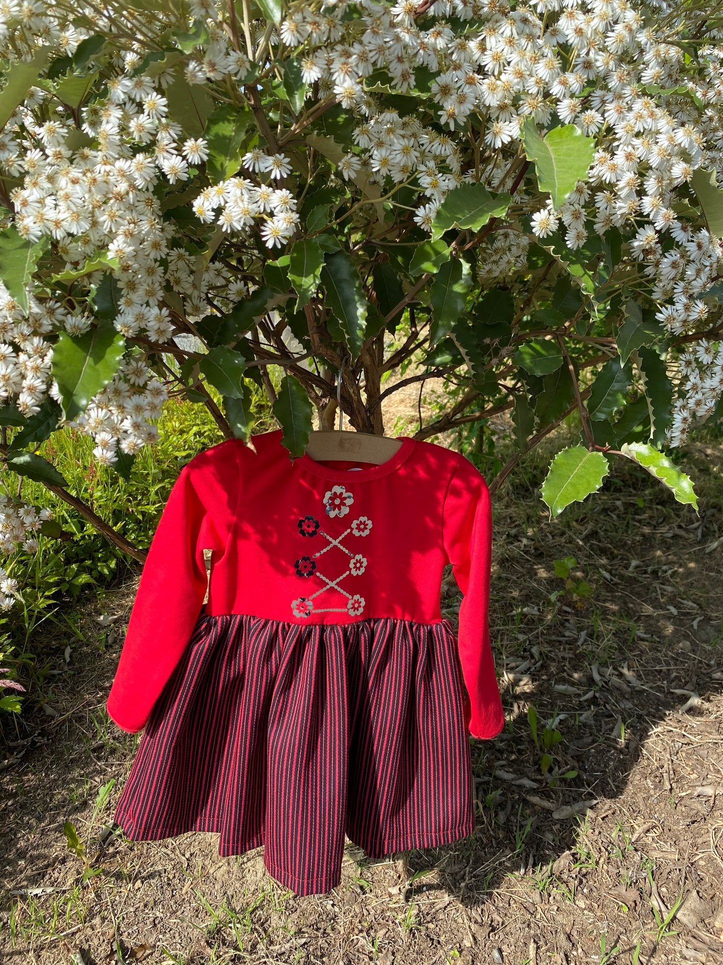 Føroyskur kjóli við prenti