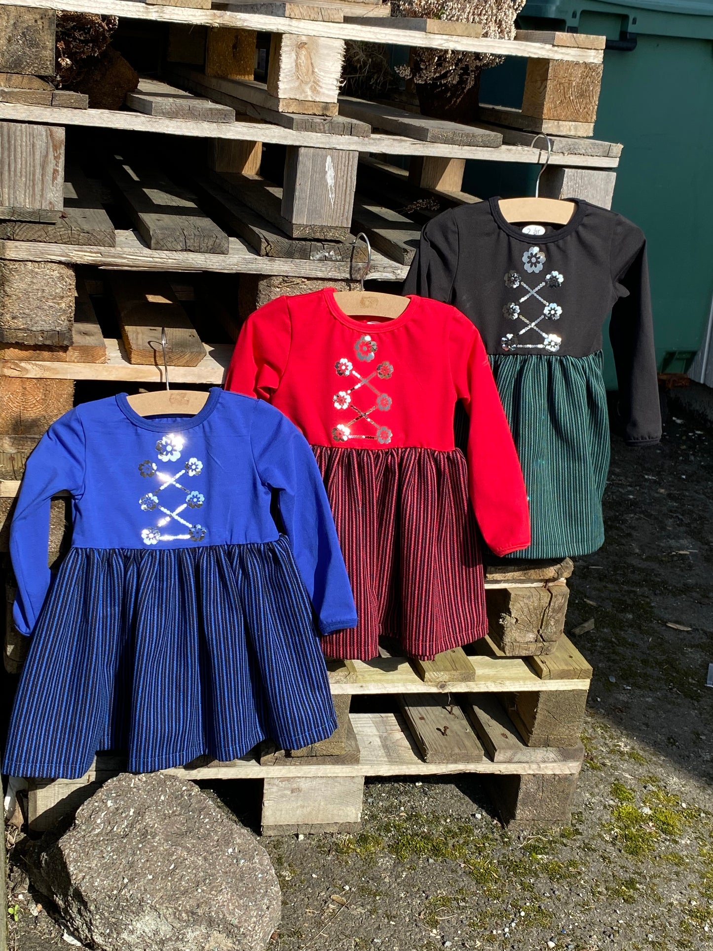 Føroyskur kjóli við prenti