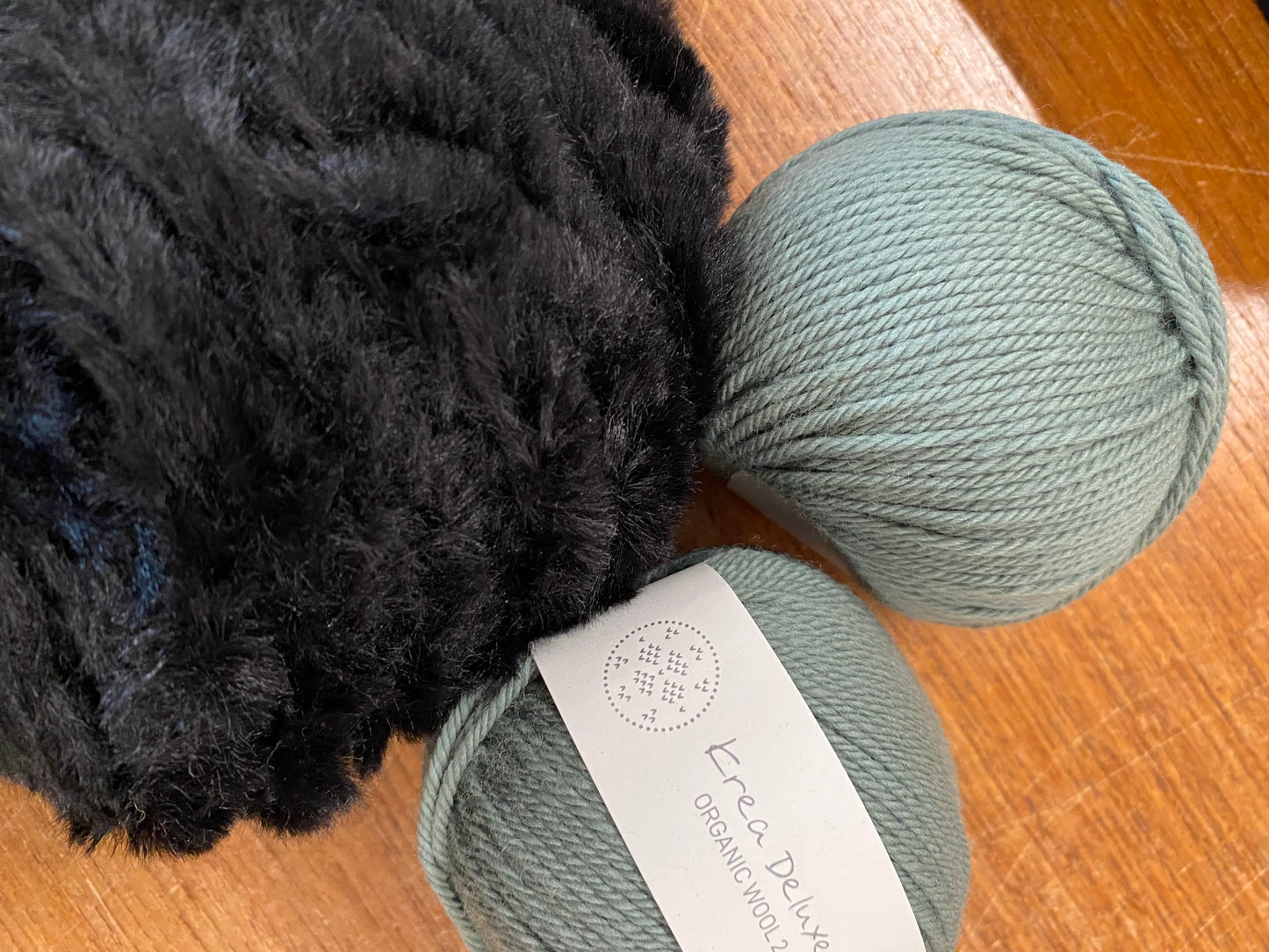 Nissuhúgva við pelskanti